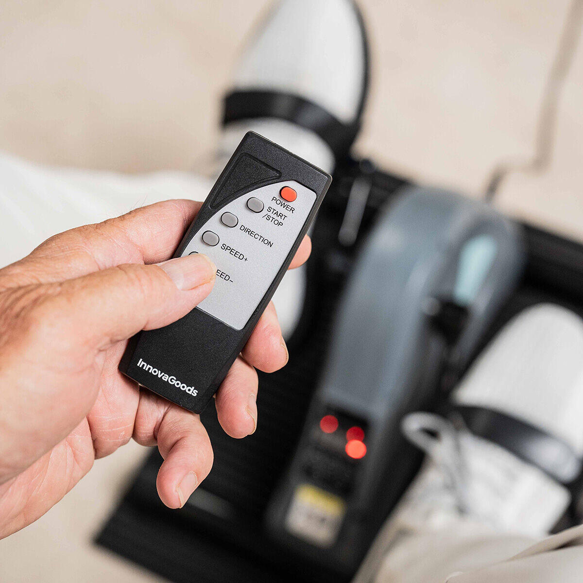 Pedaleador Eléctrico Asistido para Piernas y Brazos con Esterilla y Mando Velora 3000 InnovaGoods